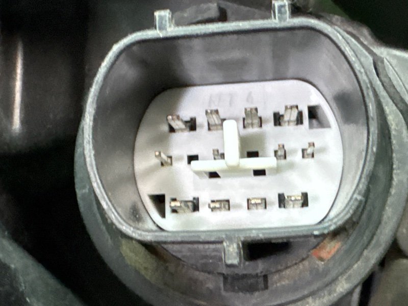 Фара галогеновая с ДХО Kia Cerato 4 2021 BD