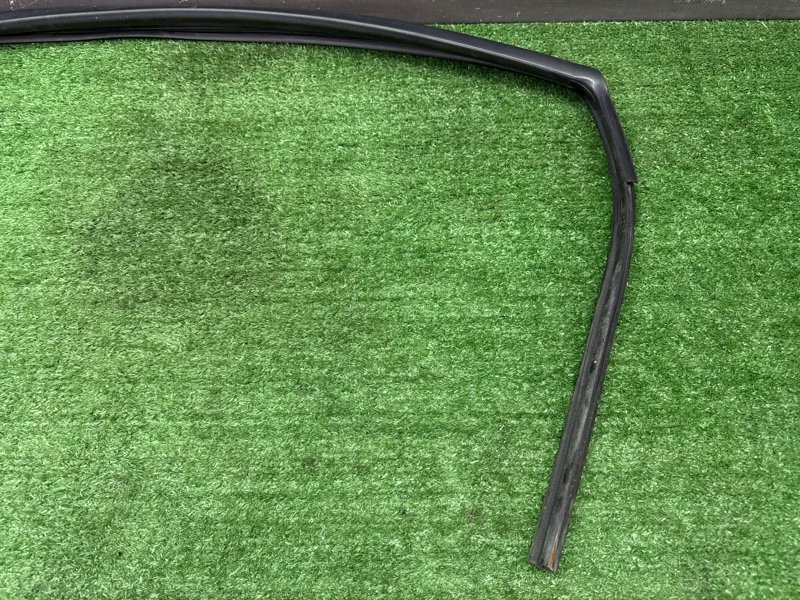 Уплотнитель стекла направляющий Kia Cerato 4 2021 BD