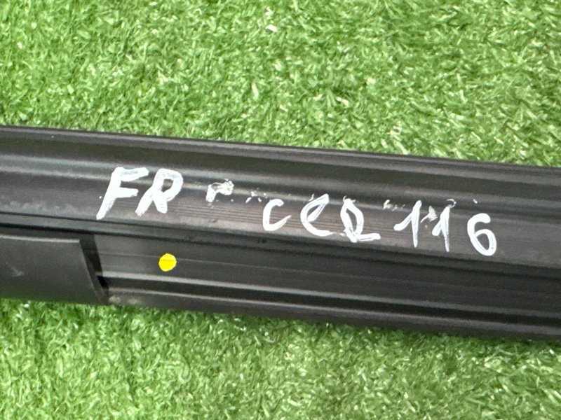 Уплотнитель стекла направляющий Kia Cerato 4 2021 BD