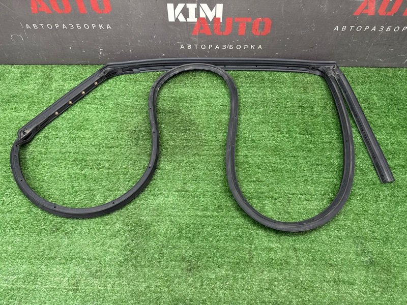 Уплотнитель двери Kia Cerato 4 2021 BD