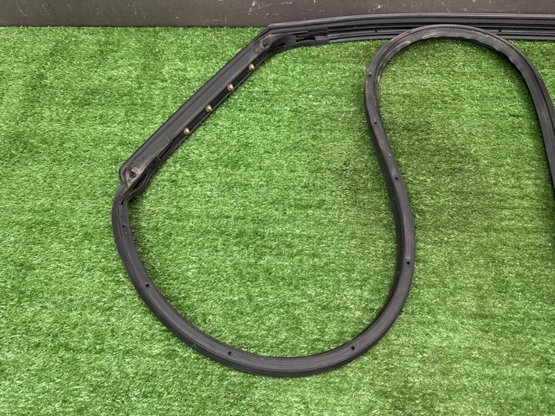 Уплотнитель двери Kia Cerato 4 2021 BD