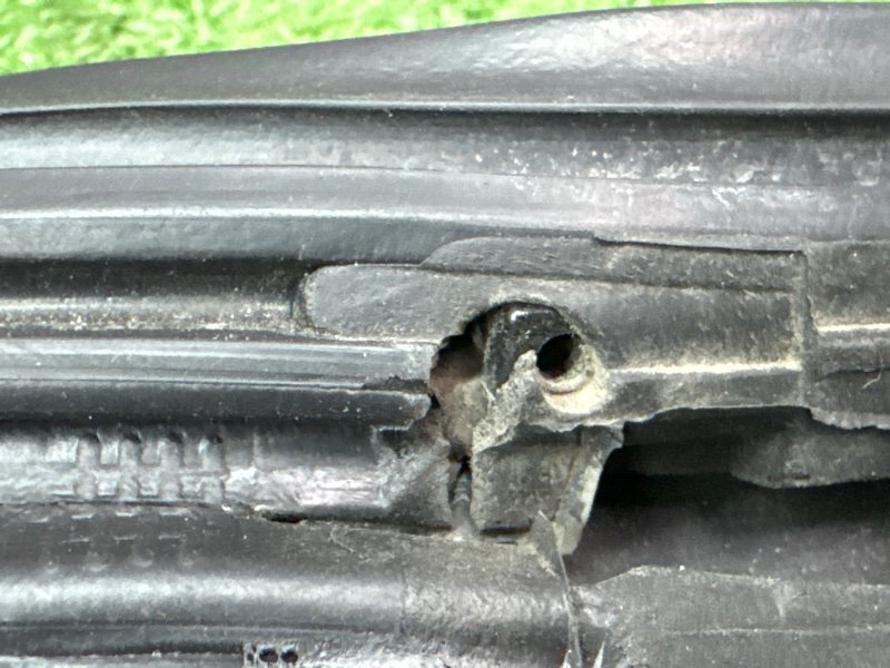 Уплотнитель двери Kia Cerato 4 2021 BD