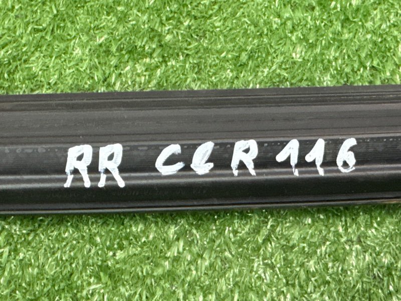 Уплотнитель стекла направляющий Kia Cerato 4 2021 BD