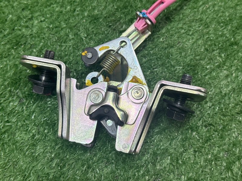 Замок спинки сиденья Kia Cerato 4 2021 BD