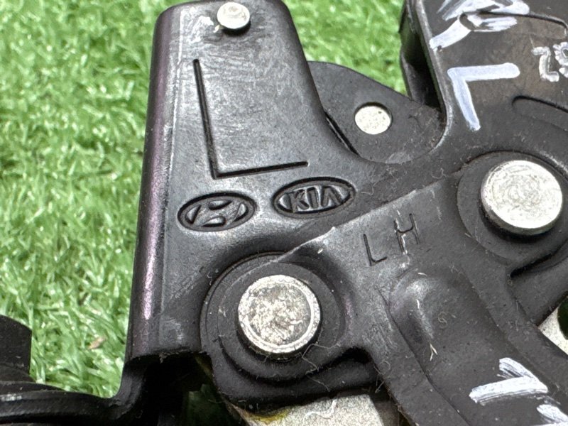 Замок спинки сиденья Kia Cerato 4 2021 BD