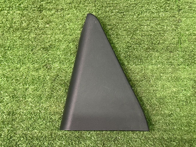 Накладка двери треугольник Kia Cerato 4 2021 BD