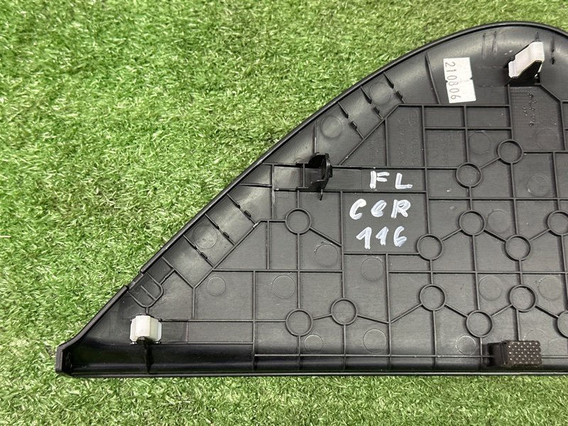 Накладка торпедо боковая Kia Cerato 4 2021 BD