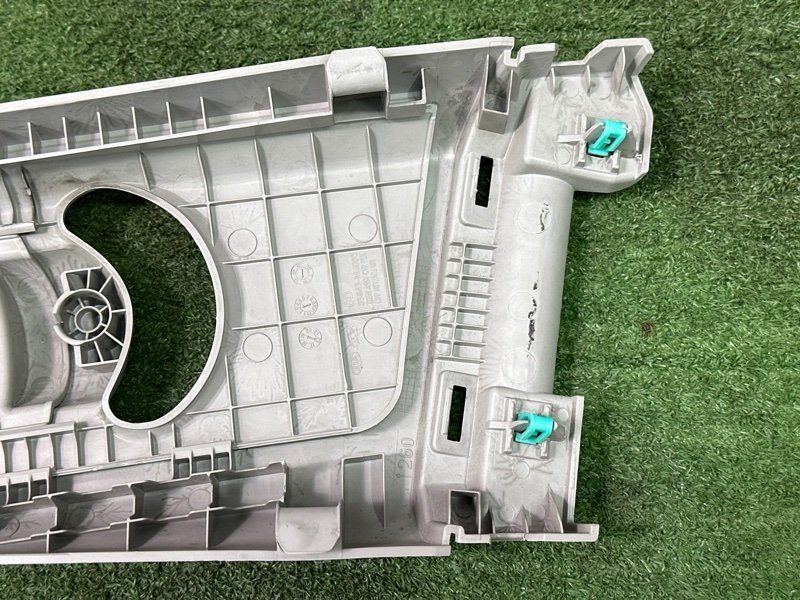 Накладка центральной стойки верхняя Kia Cerato 4 2021 BD