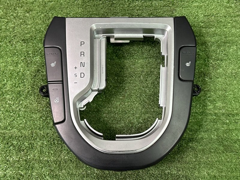 Накладка кулисы АКПП Kia Cerato 4 2021 BD