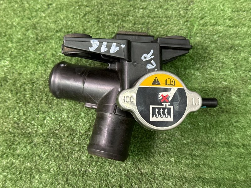 Горловина радиатора Kia Cerato 4 2021 BD