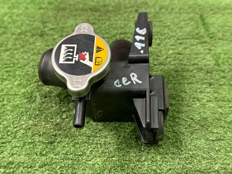 Горловина радиатора Kia Cerato 4 2021 BD