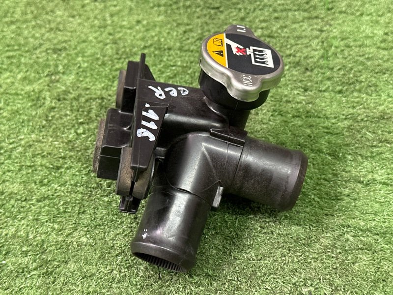 Горловина радиатора Kia Cerato 4 2021 BD