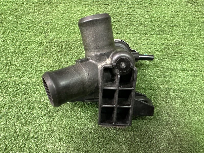 Горловина радиатора Kia Cerato 4 2021 BD