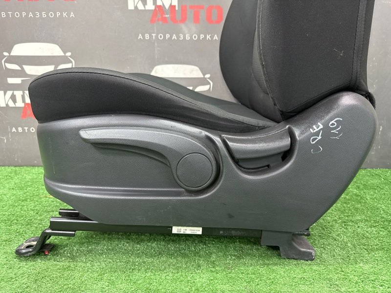 Сиденья передние комплект Hyundai Creta 2017 GS