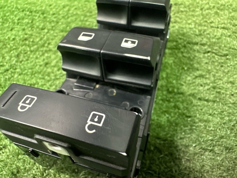 Блок управления стеклоподъемниками Kia Cerato 4 2021 BD