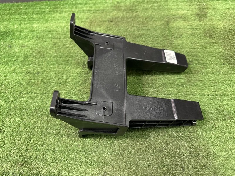 Кронштейн центральной консоли Kia Cerato 4 2021 BD