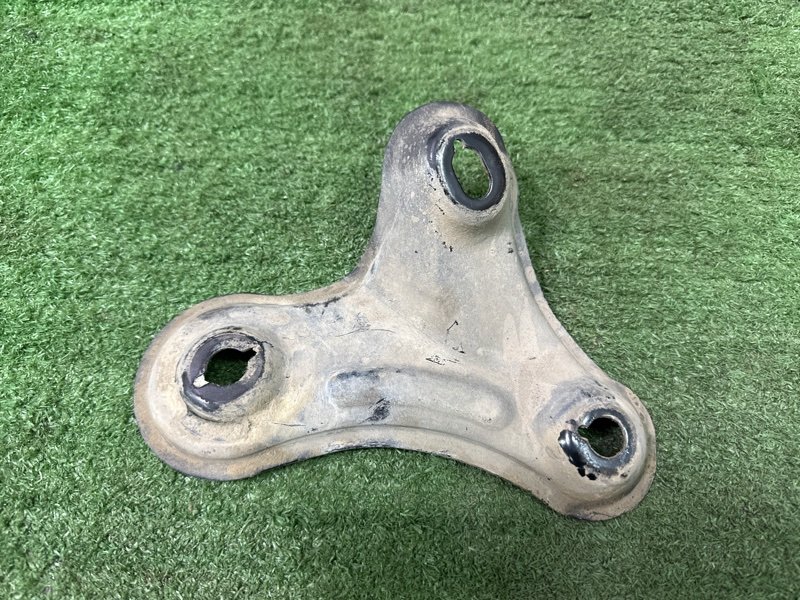 Кронштейн переднего подрамника Kia Cerato 4 2021 BD