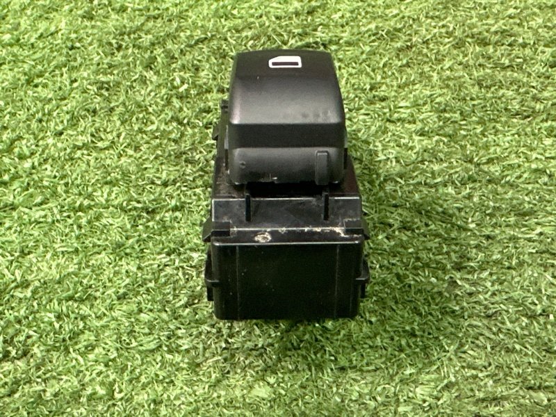 Кнопка стеклоподъемника Kia Cerato 4 2021 BD