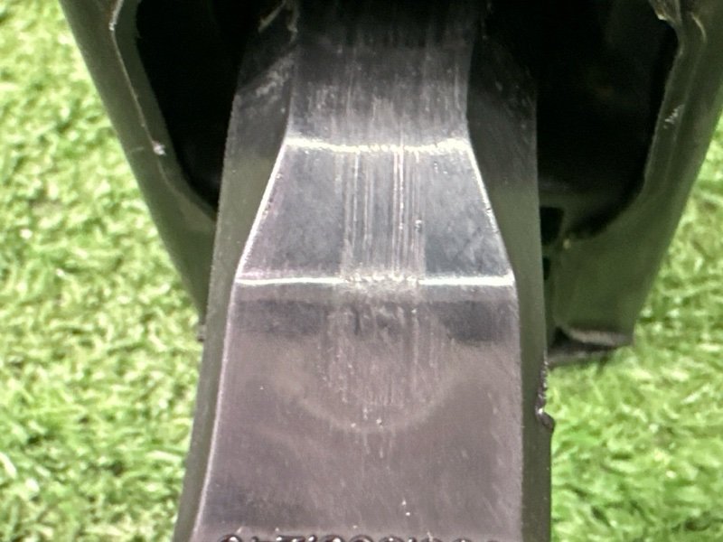 Ограничитель двери Skoda Fabia 2