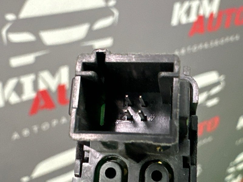 Кнопка стеклоподъемника Citroen C 4