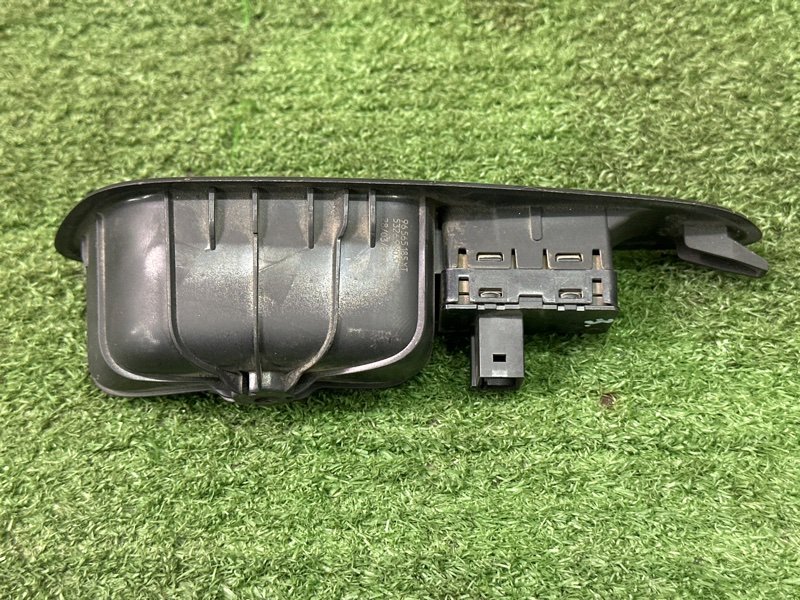 Кнопка стеклоподъемника Peugeot 308