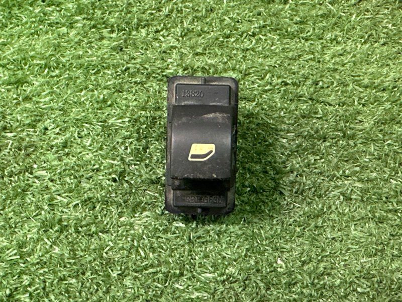 Кнопка стеклоподъемника Peugeot 308