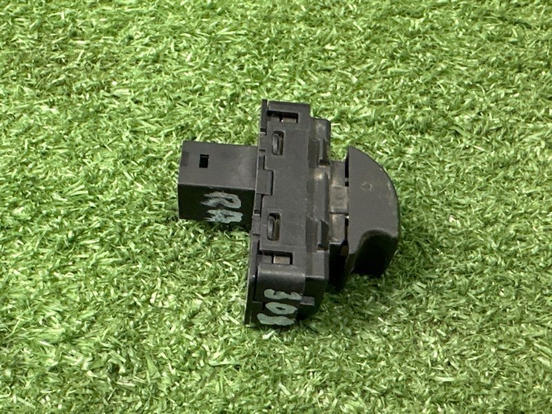 Кнопка стеклоподъемника Peugeot 308