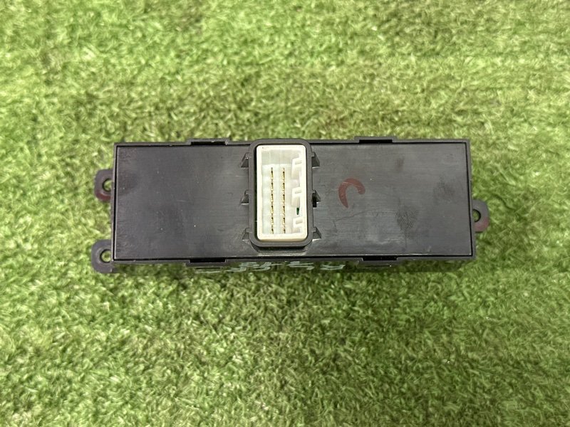 Кнопка стеклоподъемника Hyundai Creta 2017 GS