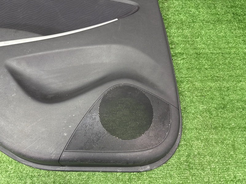 Обшивка двери Hyundai Solaris 1 2013 RB