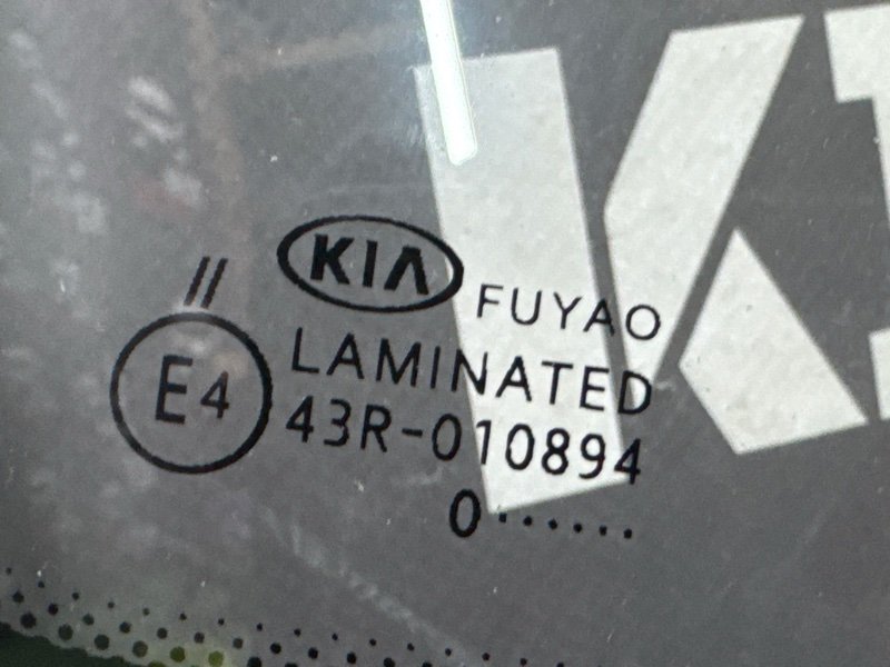 Стекло лобовое Kia Rio 4 2019 FB