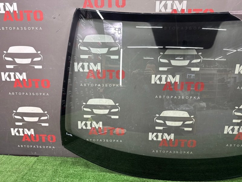 Стекло лобовое Kia Rio 4 2019 FB