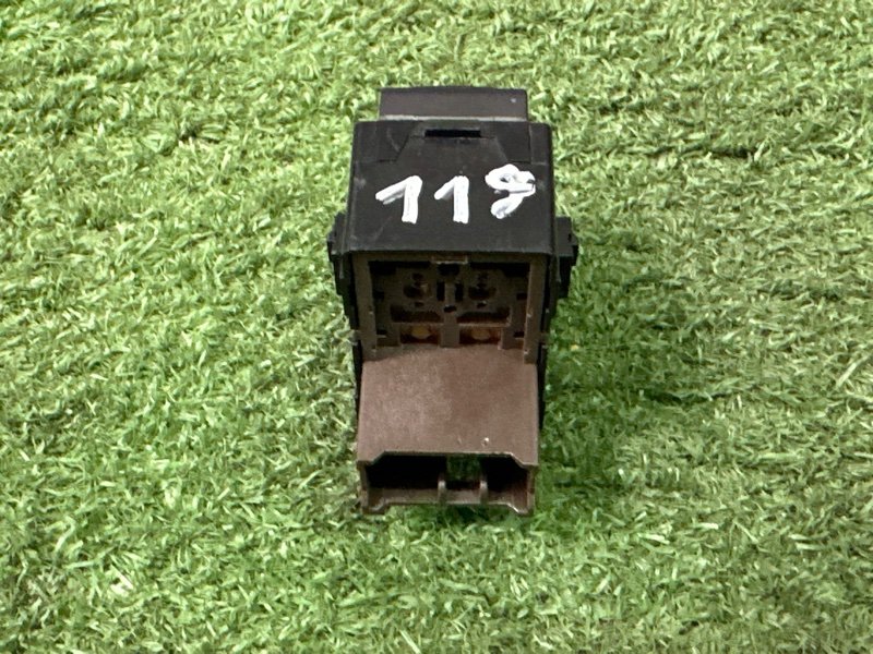 Кнопка стеклоподъемника Hyundai Creta 2017 GS