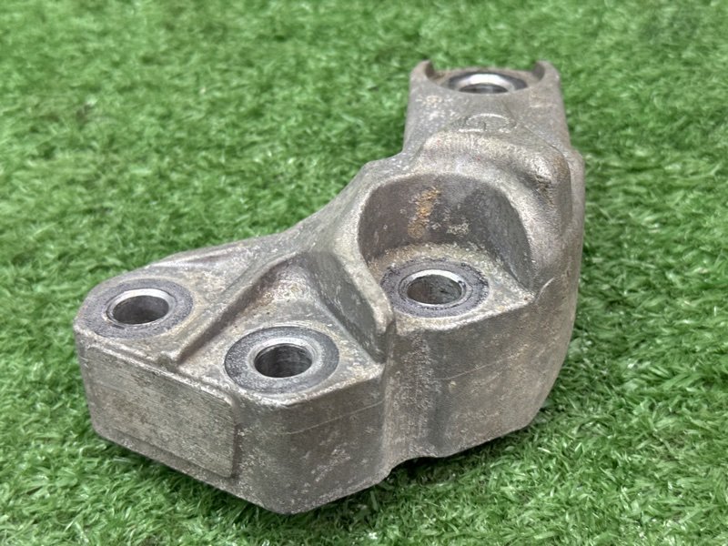 Кронштейн подушки двигателя Kia Cerato 4 2021 BD