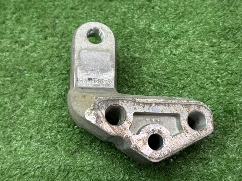 Кронштейн подушки двигателя Kia Cerato 4 2021 BD