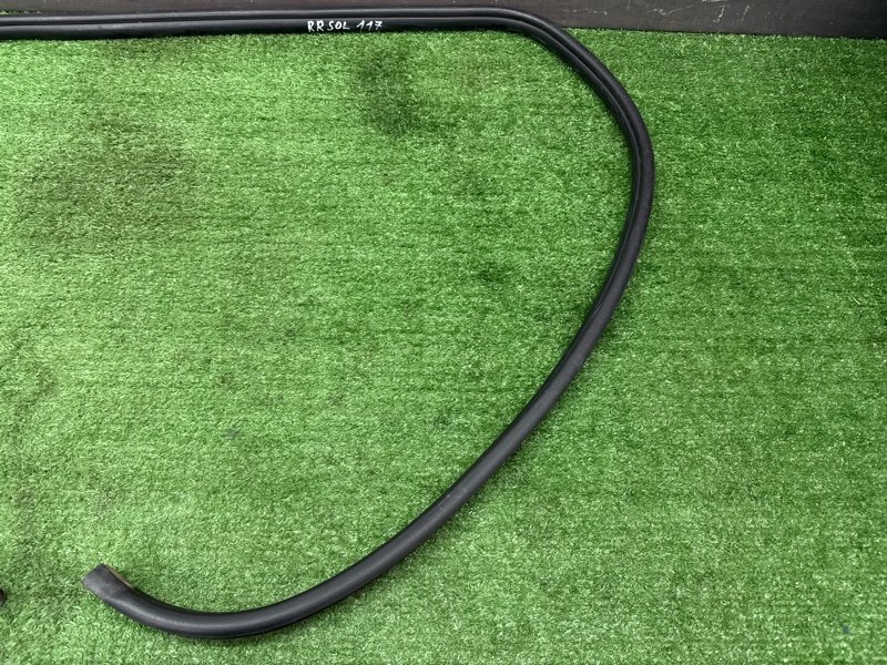 Уплотнитель проема двери Hyundai Solaris 1 2013 RB