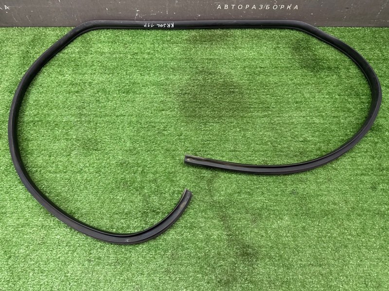 Уплотнитель проема двери Hyundai Solaris 1 2013 RB