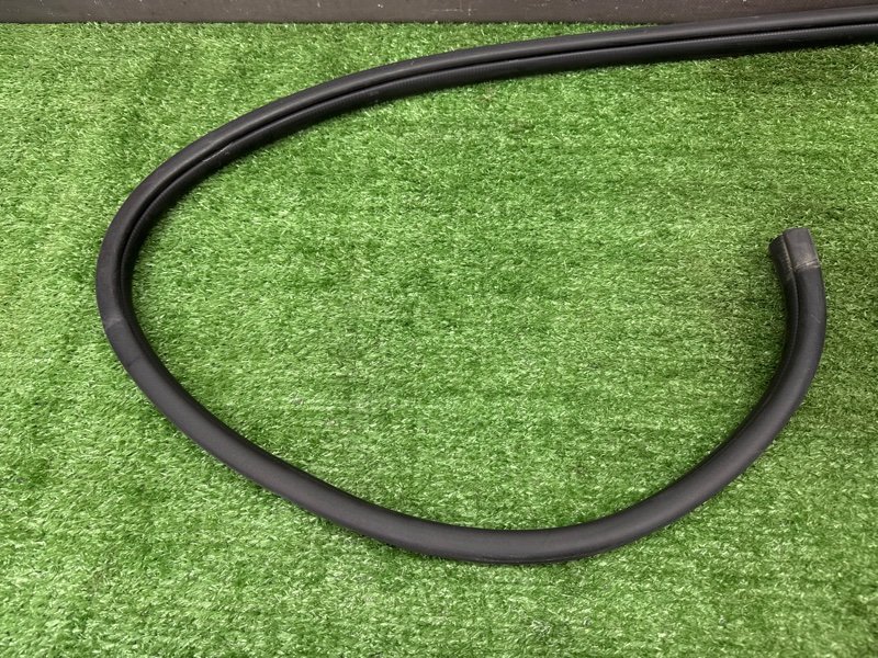 Уплотнитель проема двери Hyundai Solaris 1 2013 RB