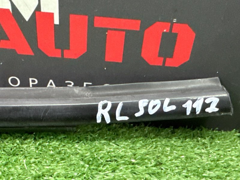 Уплотнитель стекла наружный (Бархотка) Hyundai Solaris 1 2013 RB