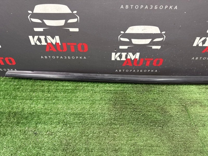 Уплотнитель стекла наружный (Бархотка) Hyundai Solaris 1 2013 RB