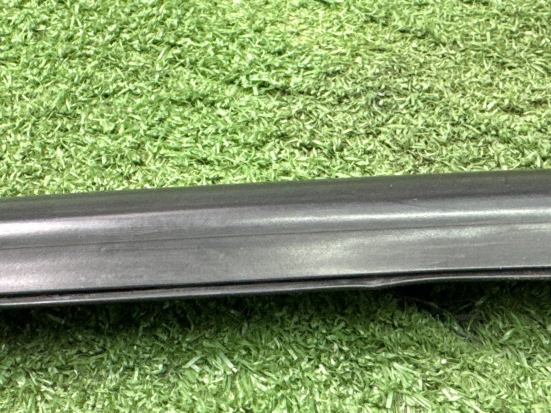 Уплотнитель стекла наружный (Бархотка) Hyundai Solaris 1 2013 RB