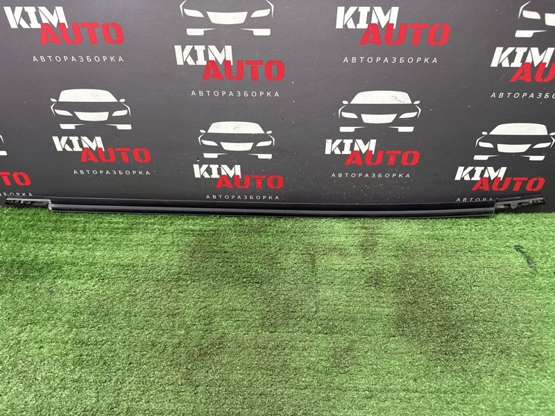 Уплотнитель стекла наружный (Бархотка) Hyundai Solaris 1 2013 RB