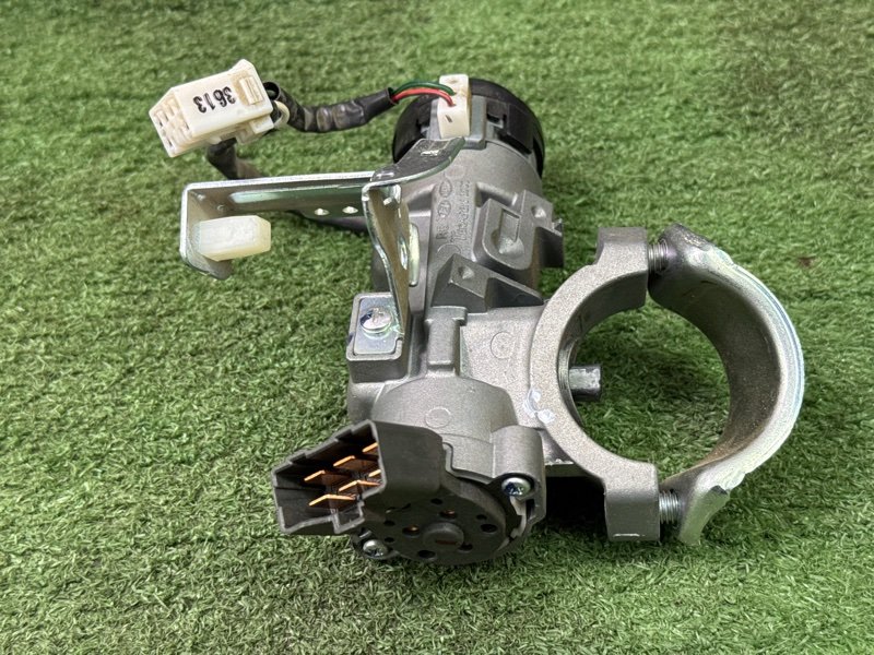 Замок зажигания, личинка двери и ключ Hyundai Solaris 1 2013 RB