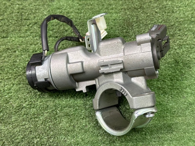 Замок зажигания, личинка двери и ключ Hyundai Solaris 1 2013 RB