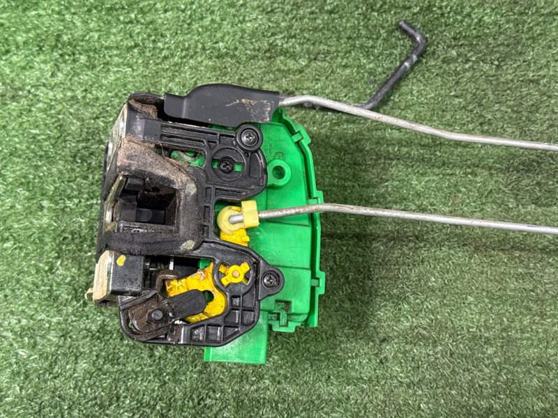 Замок двери Hyundai Solaris 1 2013 RB