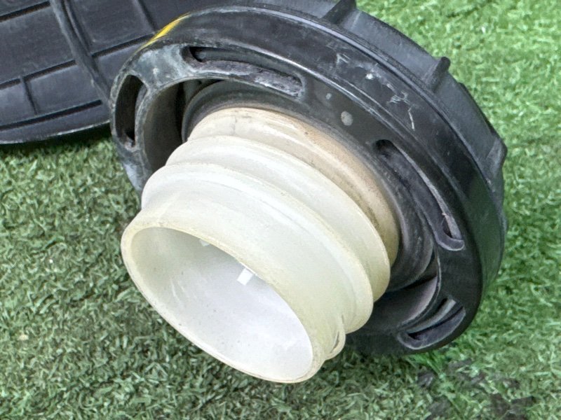 Лючок бензобака с крышкой Hyundai Solaris 1 2013 RB