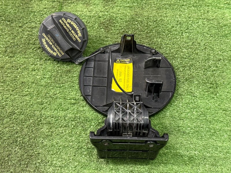 Лючок бензобака с крышкой Hyundai Solaris 1 2013 RB