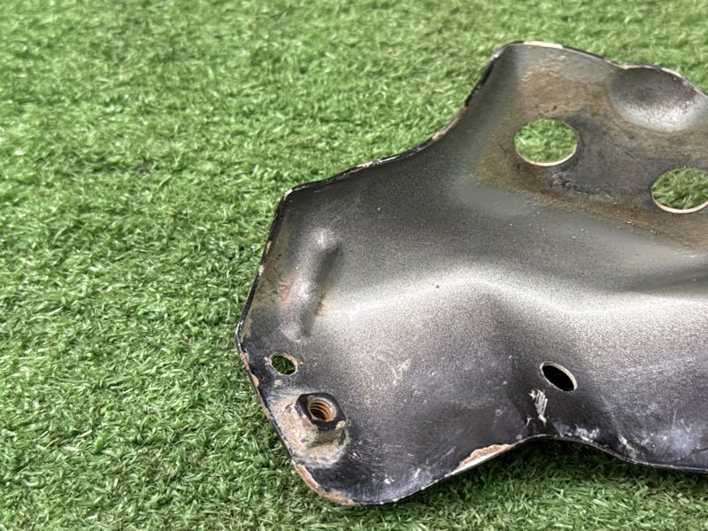 Кронштейн крыла Hyundai Solaris 1 2013 RB