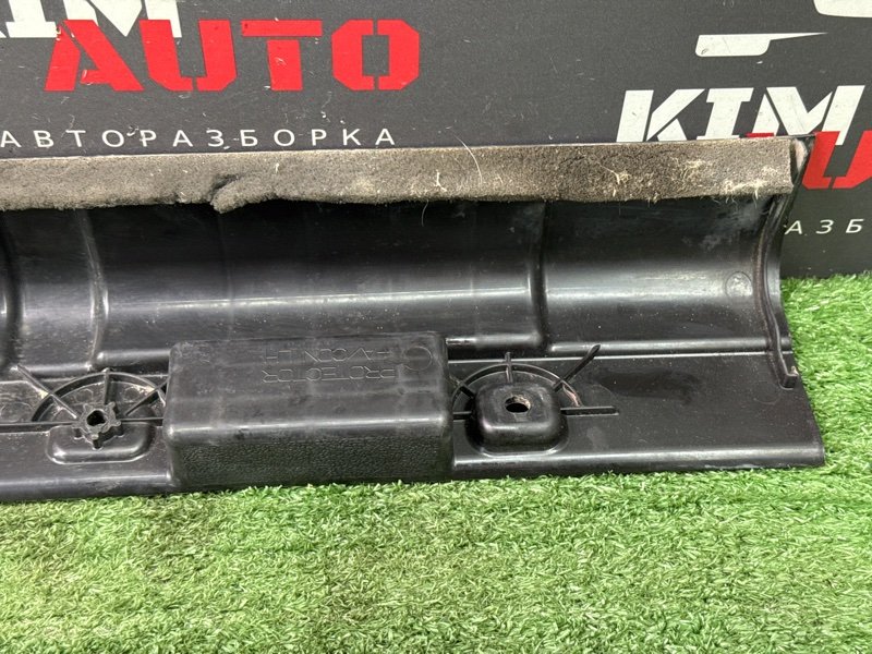 Дефлектор радиатора Hyundai Solaris 1 2013 RB