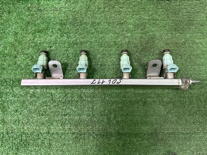 Топливная рейка с форсунками Hyundai Solaris 1 2013 RB