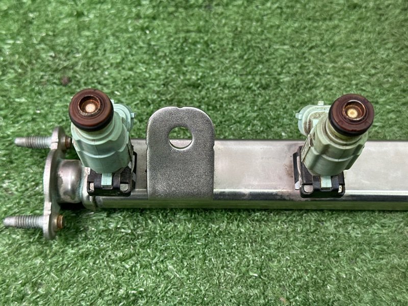 Топливная рейка с форсунками Hyundai Solaris 1 2013 RB